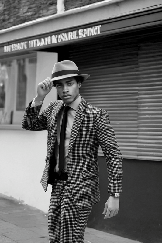 Traje de tweed con estampado de pata de gallo en blanco y negro