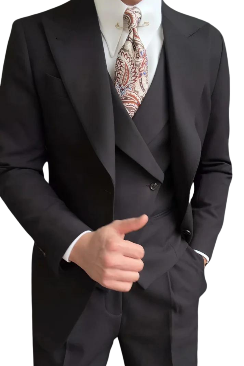 Traje de boda de tres piezas color negro de Milán