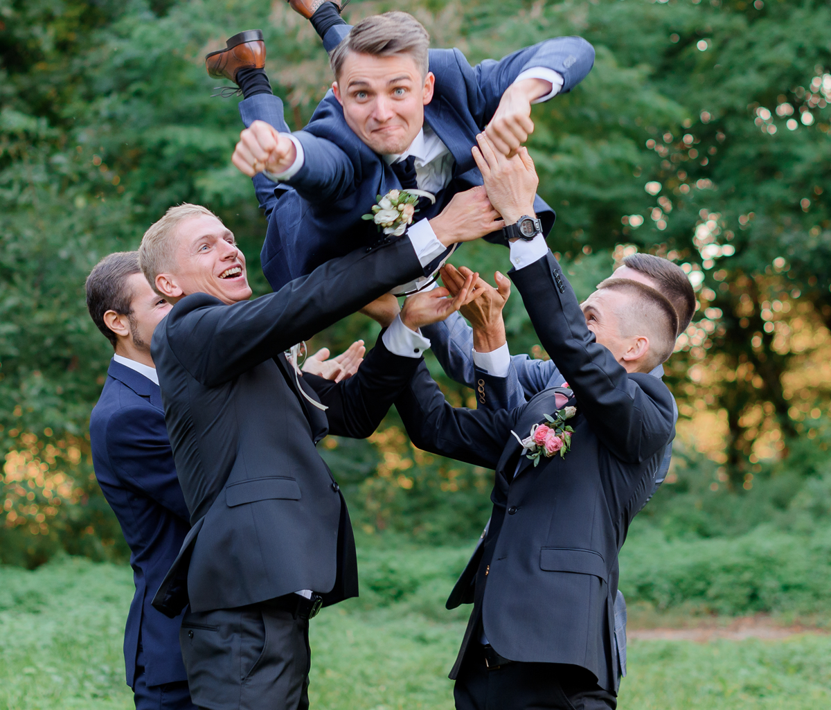 The Ultimate Guide: Mistakes to Avoid When Choosing Groomsmen Suits