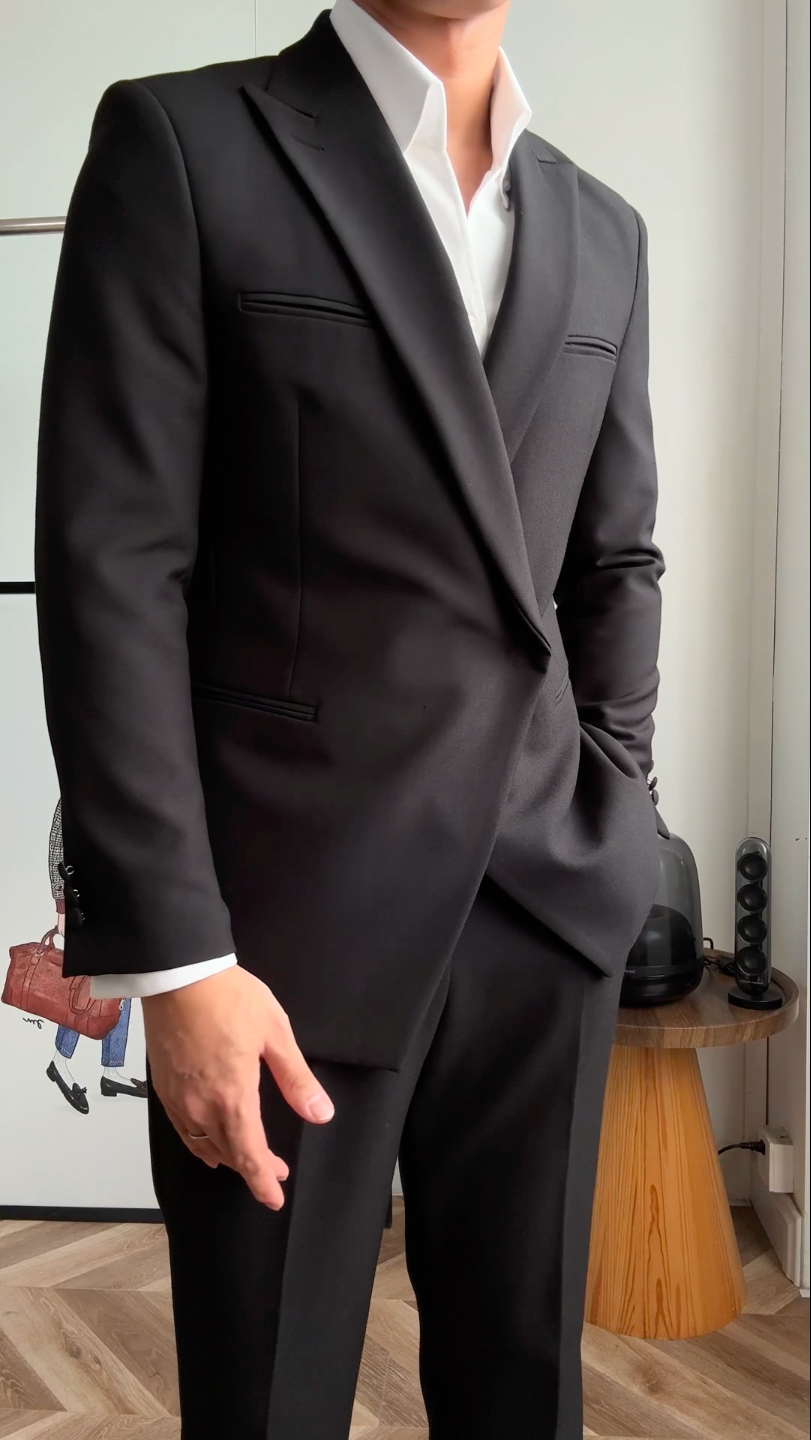 Black 2 Piece Peaked Lapel Double Breasted Suit