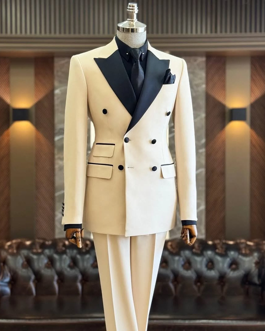 Ivory Double-Breasted Peak Lapel Tuxedo Suit – Modern Wedding & Prom Set