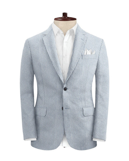 Traje de seersucker azul con solapa con muesca