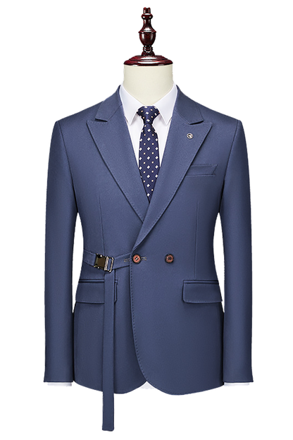 Traje azul de corte moderno con cinturilla flexible y dos botones