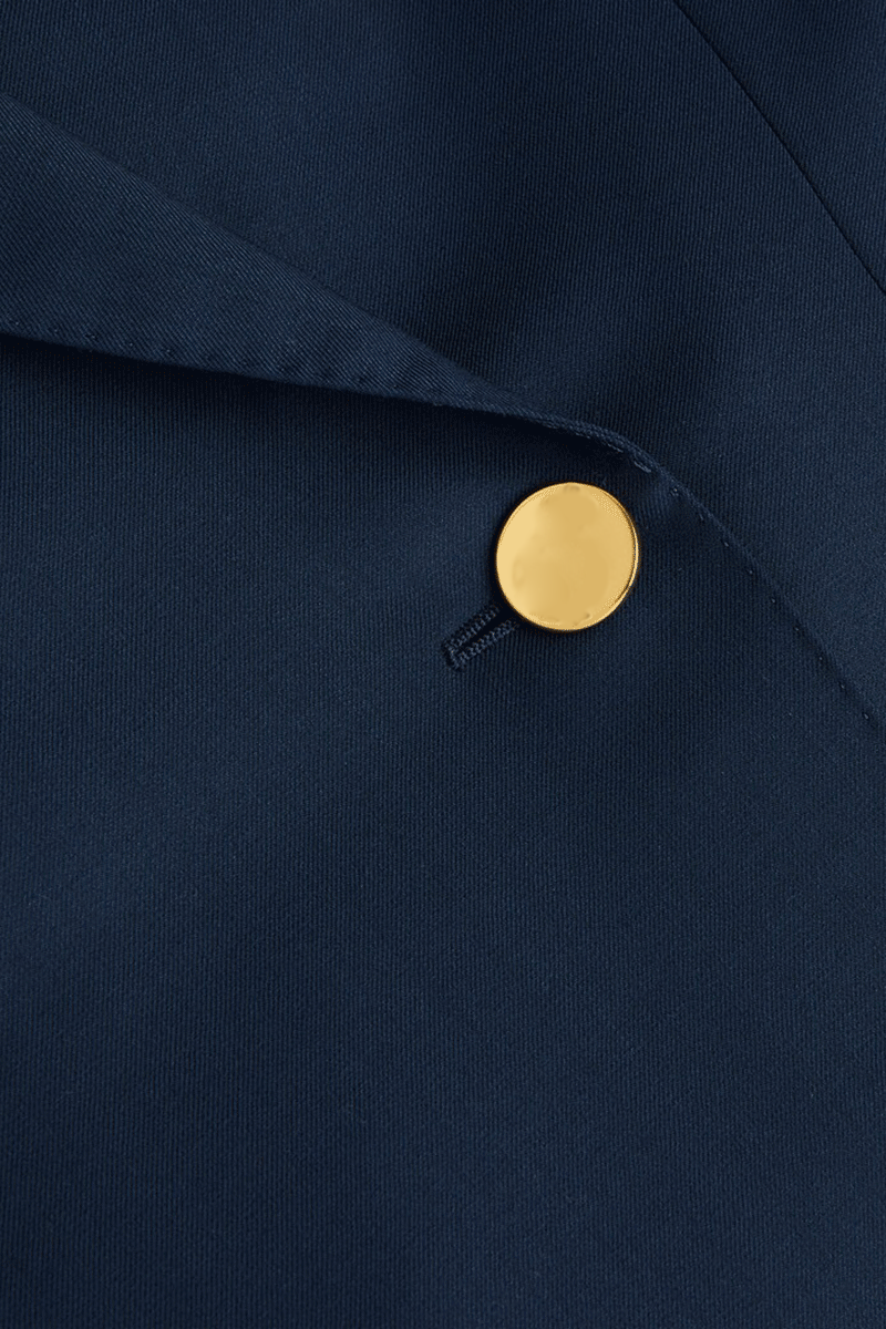 Blau-weißer zweiteiliger Zweireiher-Anzug in normaler Passform 