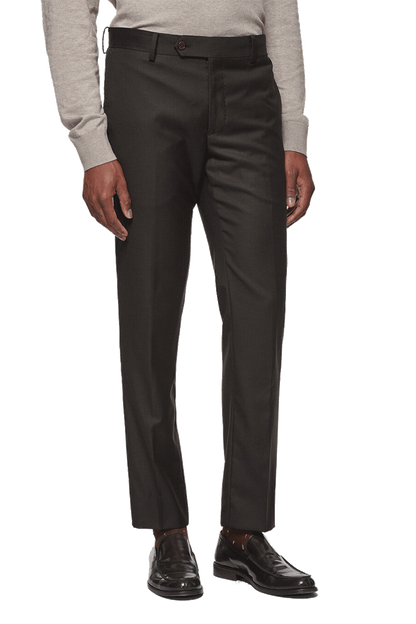 Traje de 2 piezas de corte regular y 2 botones en color marrón oscuro