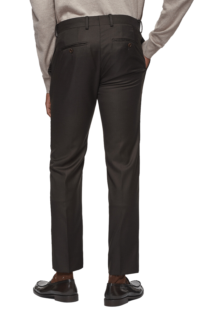 Traje de 2 piezas de corte regular y 2 botones en color marrón oscuro