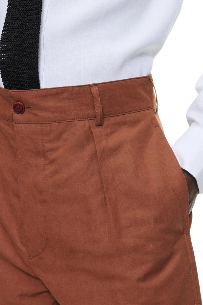 Traje holgado de dos piezas y dos botones en color marrón camel