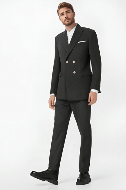 Traje cruzado de dos piezas de raya diplomática entallado en color negro carbón