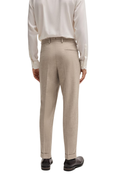 Traje de 2 piezas de corte regular y 2 botones en color marrón claro