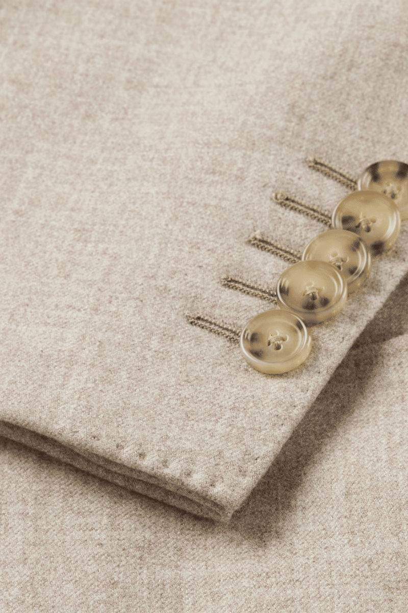 Traje de 2 piezas de corte regular y 2 botones en color marrón claro