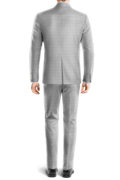 Hellgrauer, schmal geschnittener, zweiteiliger Zweireiher-Anzug mit Nadelstreifen