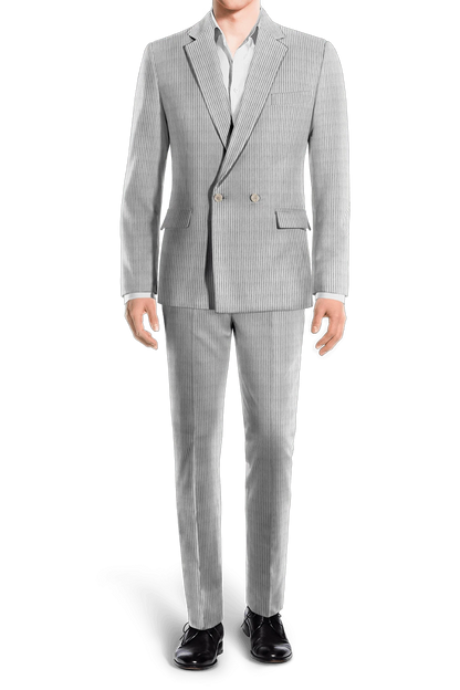 Hellgrauer, schmal geschnittener, zweiteiliger Zweireiher-Anzug mit Nadelstreifen