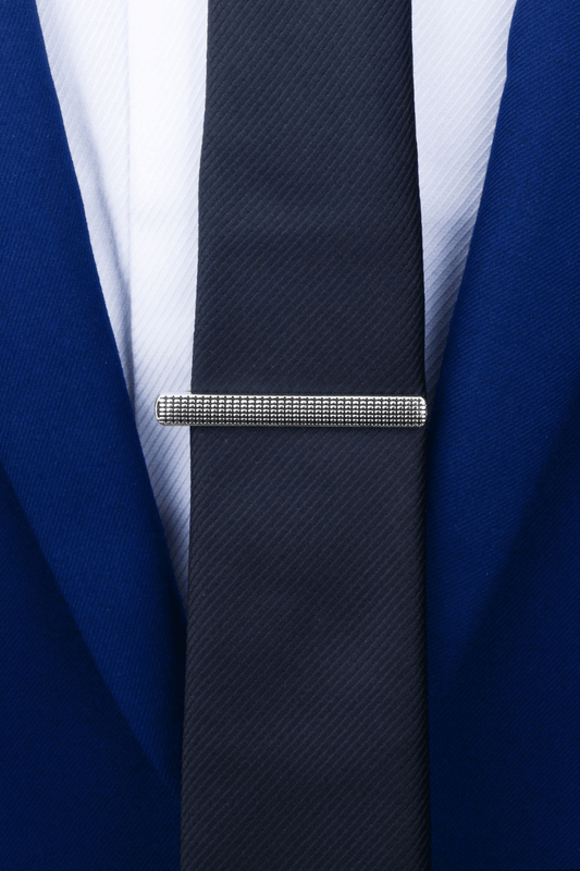 Moderne Krawattenklammer für Herren mit silbernem Gittermuster