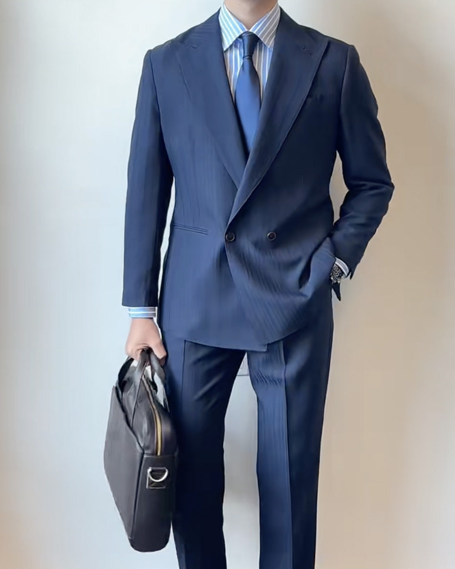 Navy Blue Double-breasted Peak Lapel 2-piece Suit