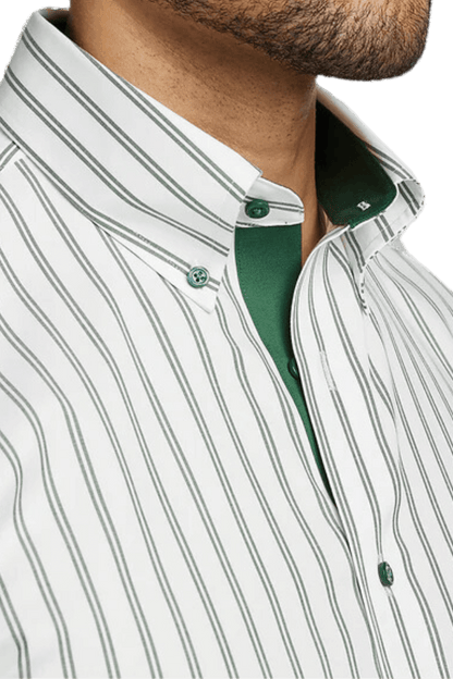 Camisa formal elástica de rayas blancas y verdes que no requiere planchado
