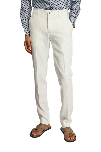 Weißer, zweiteiliger, zweireihiger Anzug in normaler Passform 