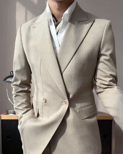 Two-button Peak Lapel 2-piece Suit