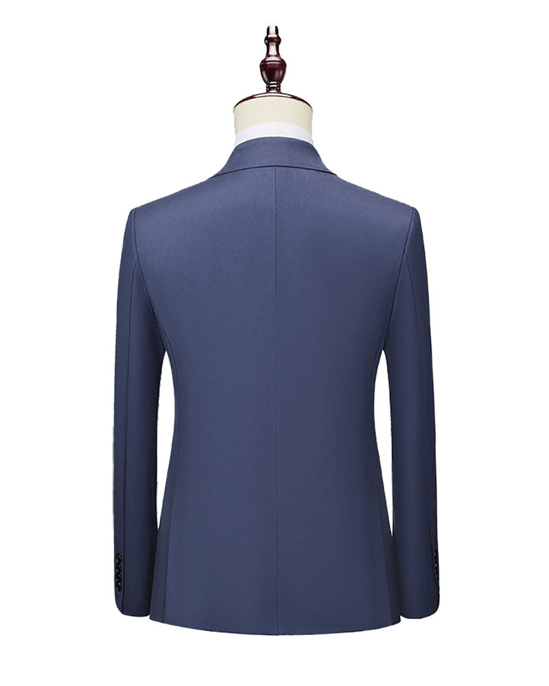 Traje azul de corte moderno con cinturilla flexible y dos botones