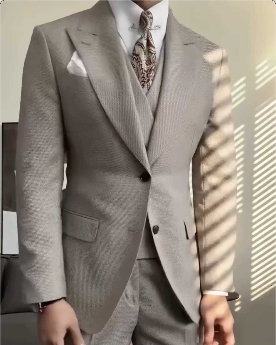 Men's Peak Lapel 3-piece Suit