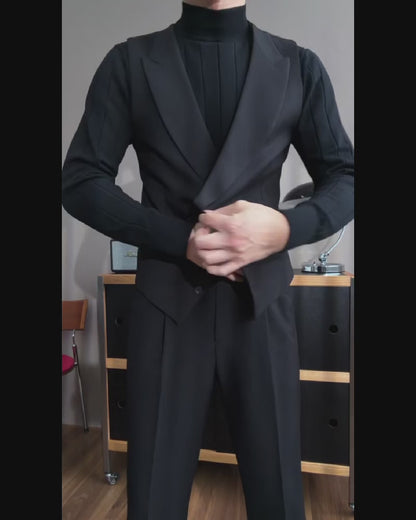 Black 2-Button Peaked Lapel 3-Piece Suit