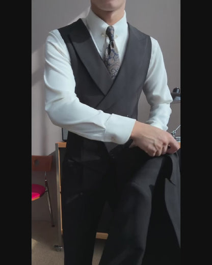 Classic Black 2-Button Peaked Lapel 3-Piece Suit