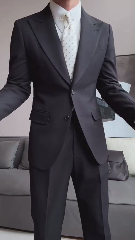 Classic Black 2-piece Suit for Business